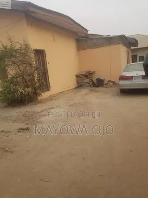 4bdrm Bungalow in Fha Lugbe for sale