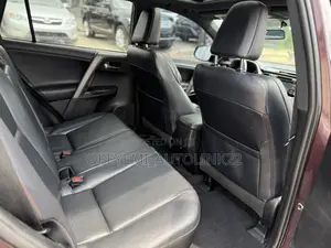 Toyota RAV4 XLE AWD (2.5L 4cyl 6A) 2016 Black