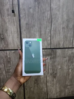 New Apple iPhone 13 256 GB Green