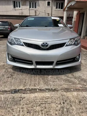 Toyota Camry SE 4dr Sedan (2.5L 4cyl 6A) 2013 Silver