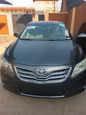 Toyota Camry LE 4dr Sedan (2.5L 4cyl 6A) 2011 Gray
