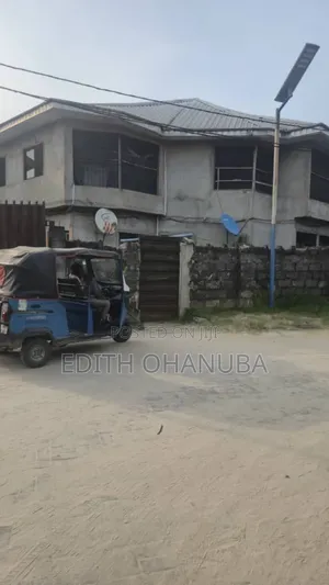 3bdrm Block of Flats in Mosheshe Estate, Warri for sale