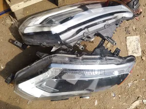 Headlight Nissan Rogue 2016