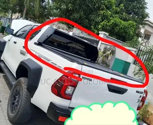 Bootcover Roller and Gr Spoiler for Hilux 2026