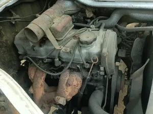Mitsubishi L300 2002 White