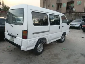 Mitsubishi L300 2002 White