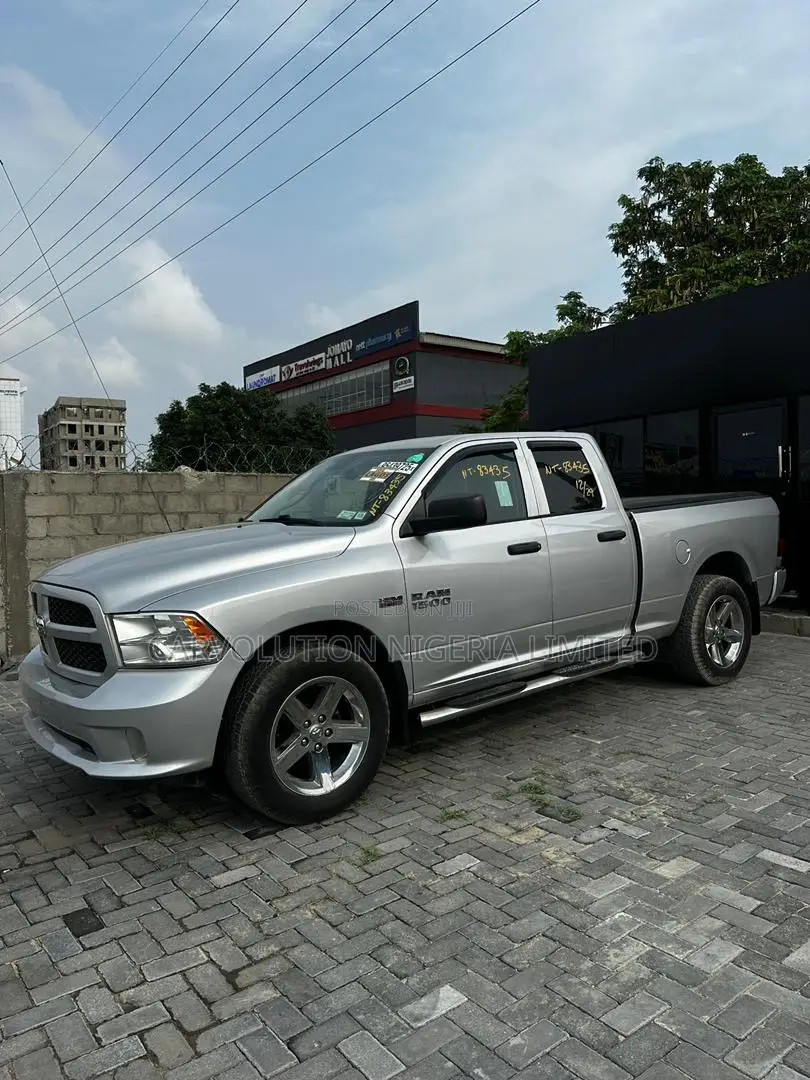 Dodge RAM 1500 3.6 Petrol AWD 2017 Silver