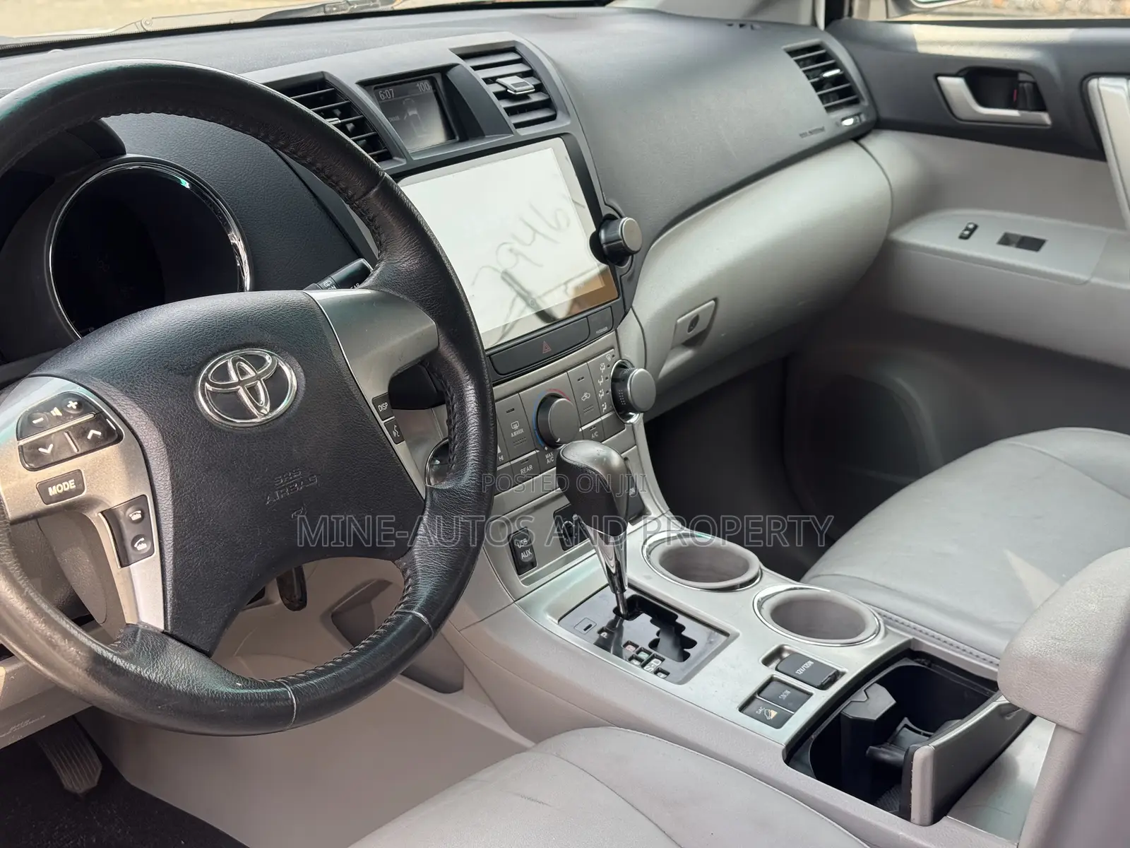 Toyota Highlander SE 2012 Silver