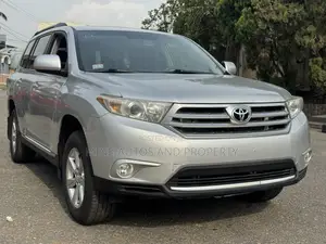 Toyota Highlander SE 2012 Silver