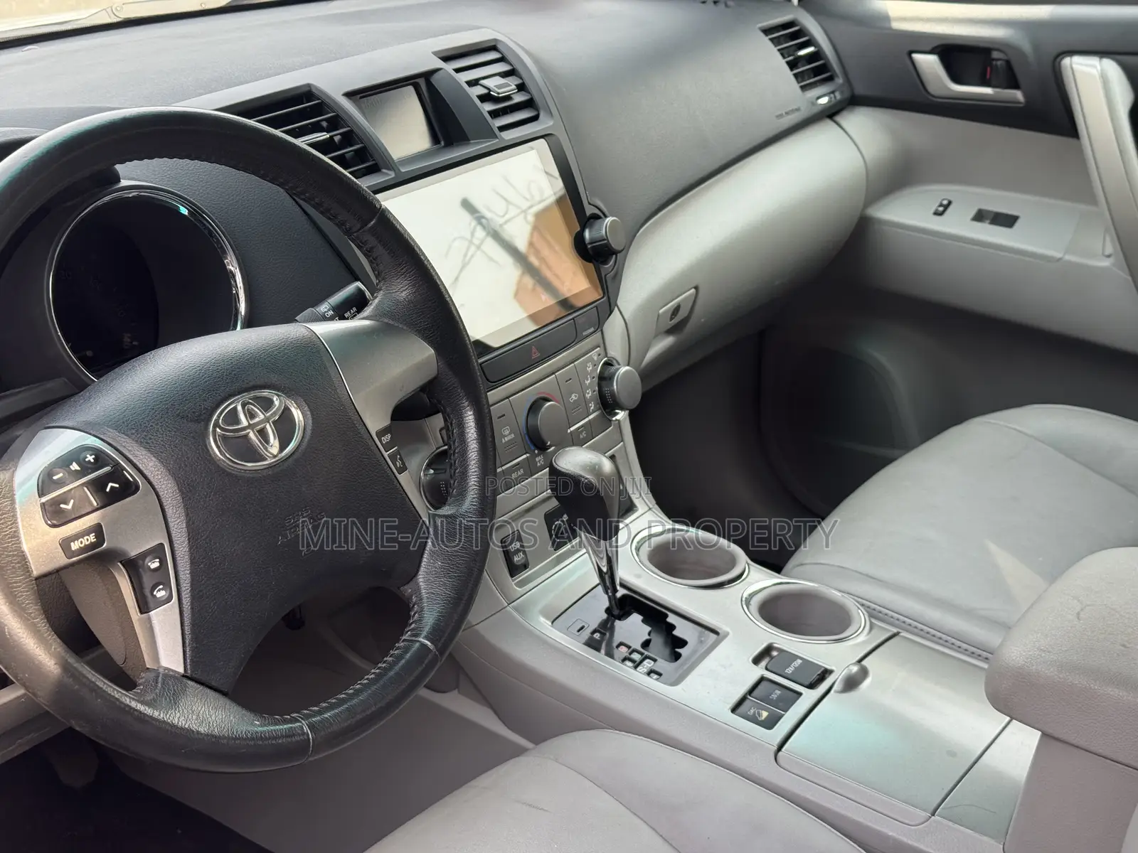 Toyota Highlander SE 2012 Silver