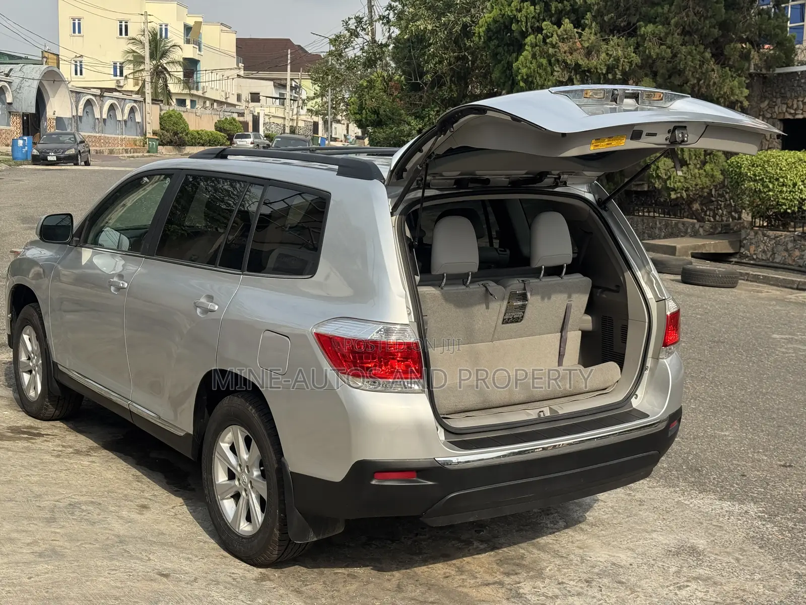 Toyota Highlander SE 2012 Silver