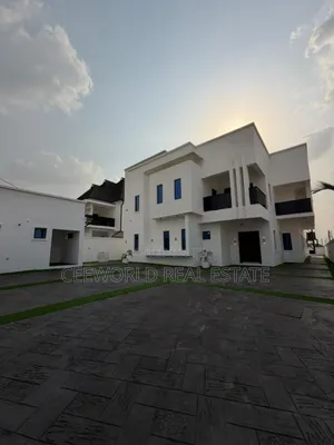 5bdrm Duplex in Olapade Agoro for sale