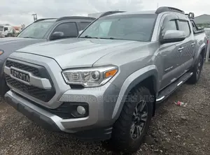 Toyota Tacoma TRD Sport 2018 Silver