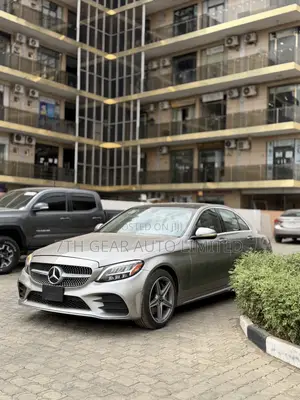 Mercedes-Benz C300 2020 Gold