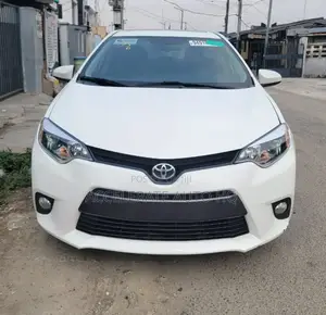Toyota Corolla LE Eco Premium 4dr Sedan (1.8L 4cyl CVT) 2014 White