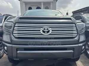 Toyota Tundra Platinum 4dr CrewMax 4WD SB (5.7L 8cyl 6A) 2014 Gray