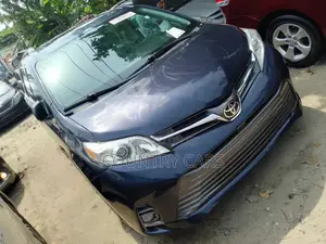 Toyota Sienna XLE Premium AWD 2019 Blue