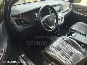 Toyota Sienna Limited FWD 2019 Black