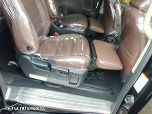 Toyota Sienna Limited FWD 2019 Black