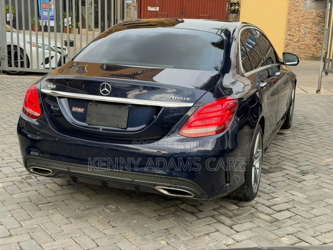 Mercedes-Benz C300 2015 Blue