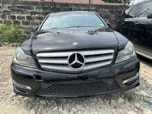 Mercedes-Benz C300 Luxury 4Matic Sedan AWD (3.0L 6cyl 7A) 2012 Black