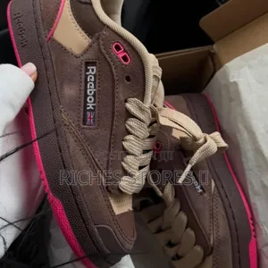 Reebok Clubsneakers Grout/Boulder Beige/Laser Pink Colorway Sneakers