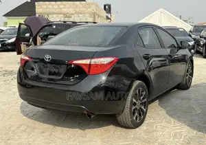 Toyota Corolla LE Premium 4dr Sedan (1.8L 4cyl CVT) 2015 Black