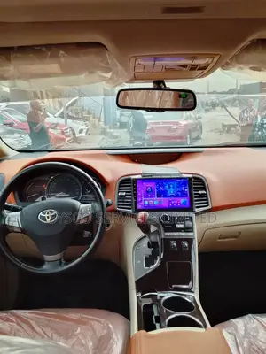 Toyota Venza 2010 Gold