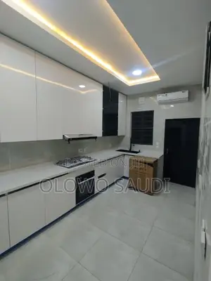 4bdrm Townhouse / Terrace in Oniru (Victoria for rent