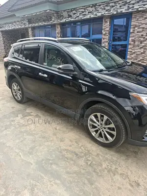 Toyota RAV4 Limited AWD (2.5L 4cyl 6A) 2017 Black