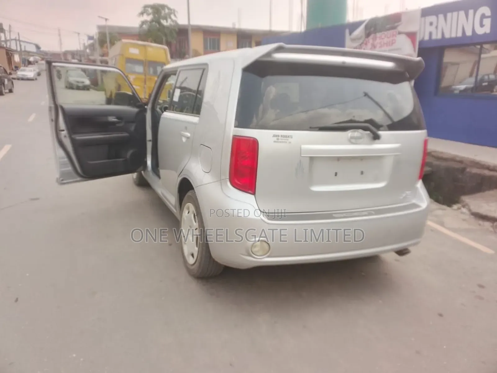 Scion xB Base 2010 Silver