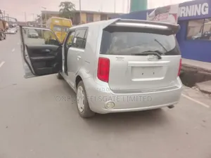 Scion xB Base 2010 Silver