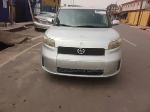 Scion xB Base 2010 Silver