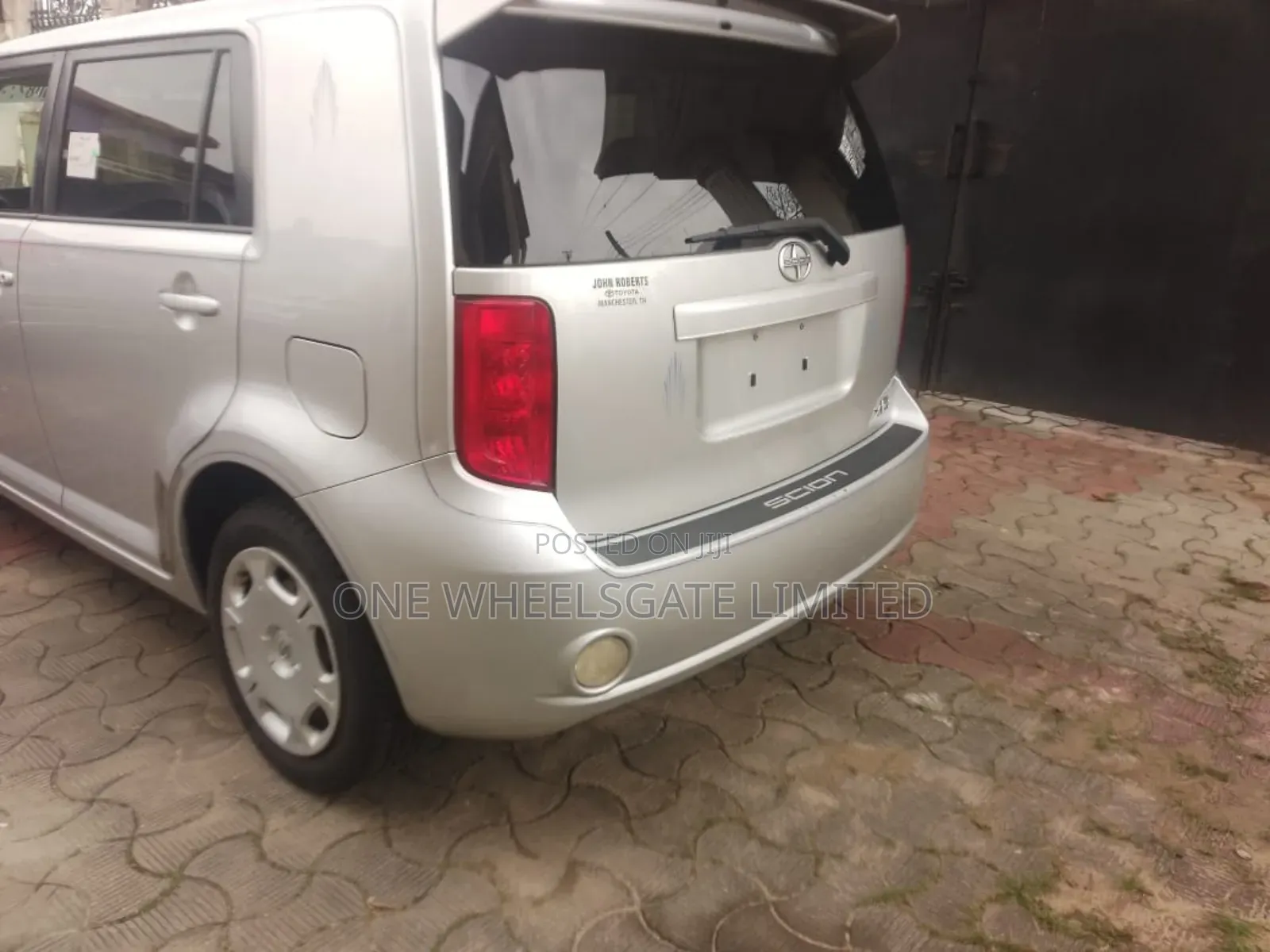 Scion xB Base 2010 Silver