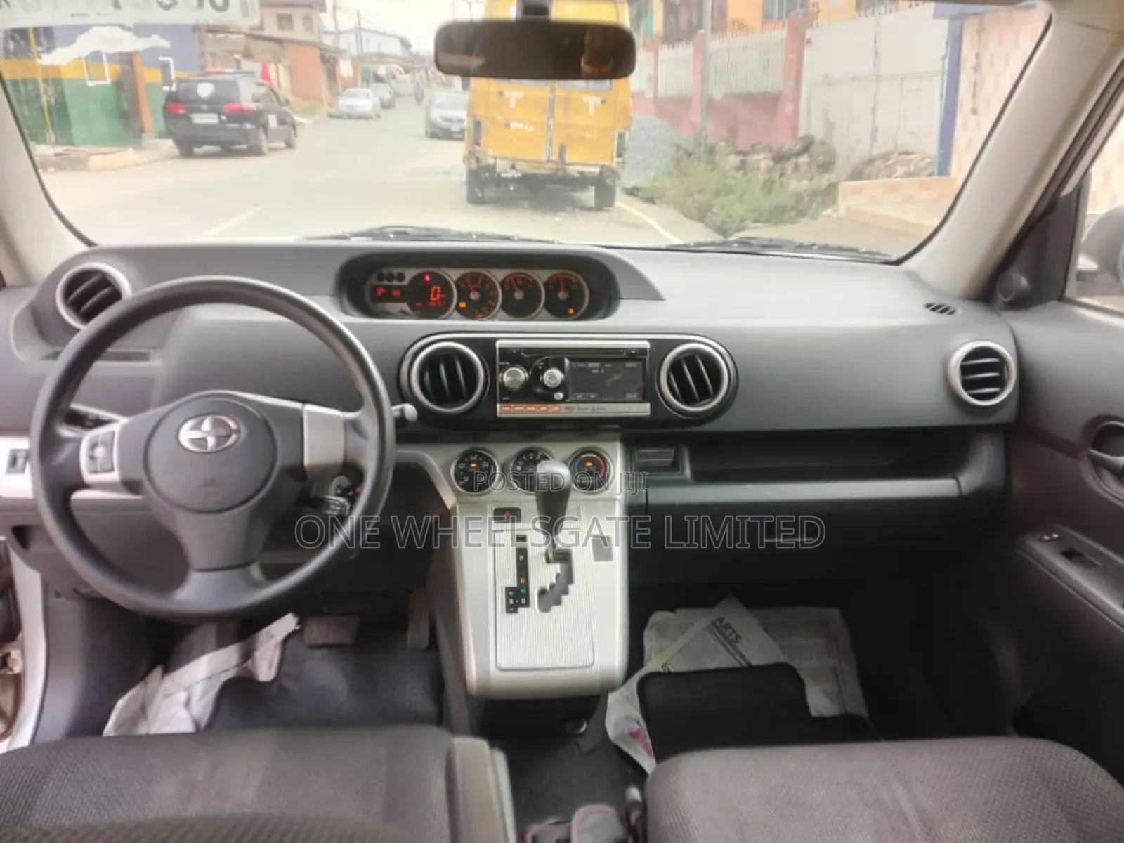 Scion xB Base 2010 Silver