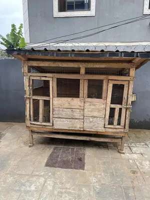 Massive and Strong Dog House