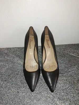 Elegant Black Pointed-Toe Stiletto Heels