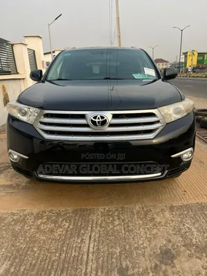 New Toyota Highlander SE 2012 Black