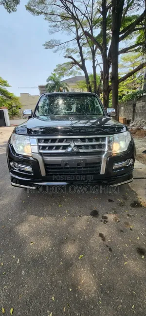 Mitsubishi Pajero 2018 Black