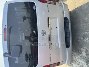 Toyota HiAce 2007 Silver