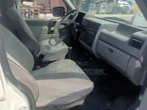 Volkswagen Transporter 2002 White