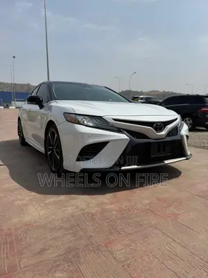 Toyota Camry XSE FWD (2.5L 4cyl 8AM) 2018 White