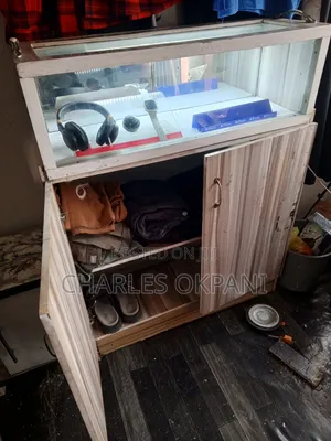 Show Glas Custom