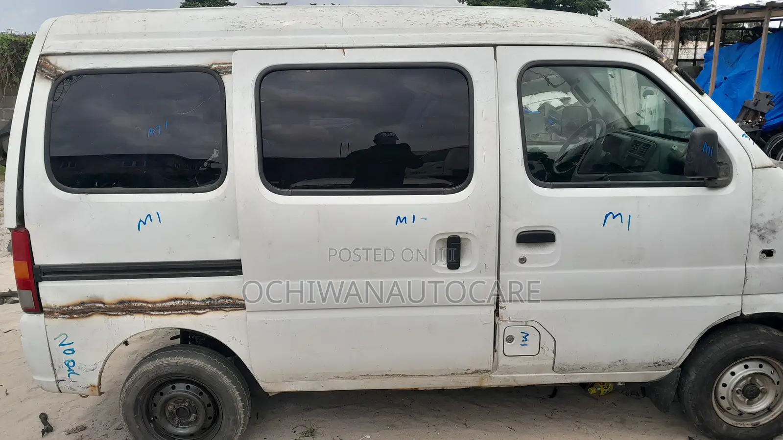 Suzuki Every 2000 White