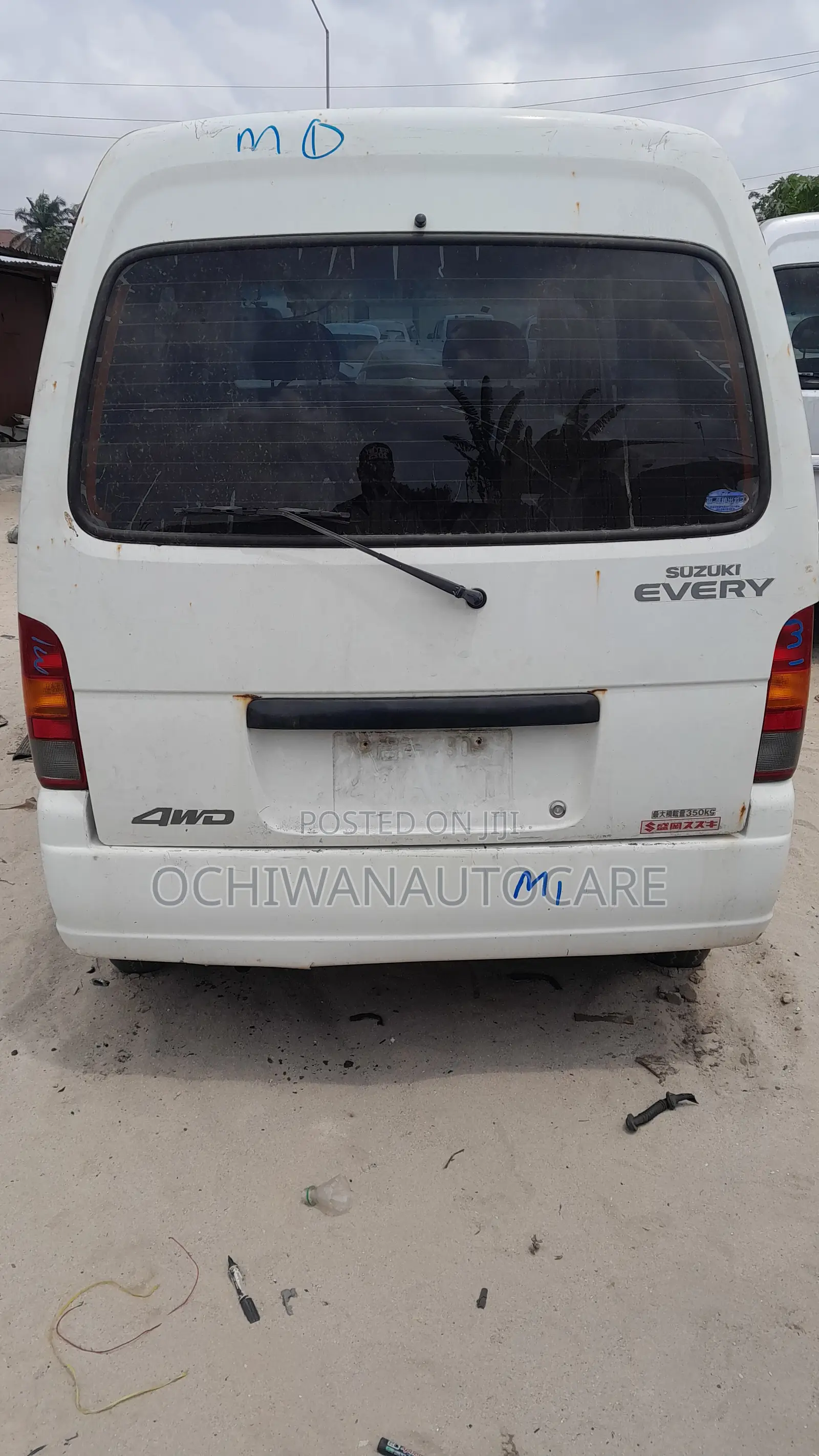 Suzuki Every 2000 White