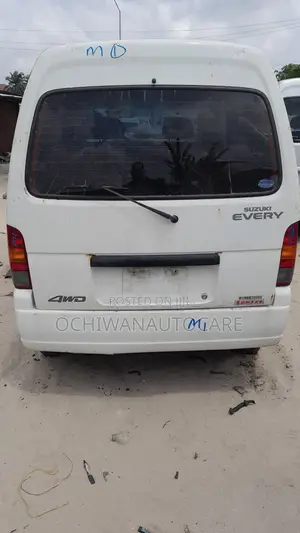 Suzuki Every 2000 White