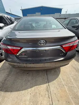 Toyota Camry LE 4dr Sedan (2.5L 4cyl 6A) 2017 Gray