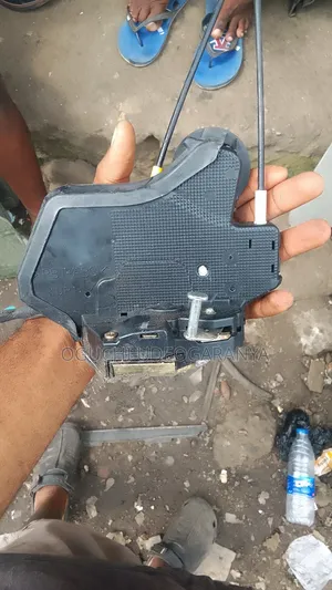 Door Catch for Toyota Corolla 2005