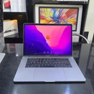 Laptop Apple MacBook Pro 2017 16GB Intel Core i7 SSD 512GB