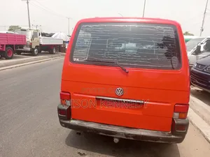 Volkswagen Transporter 2004 Red